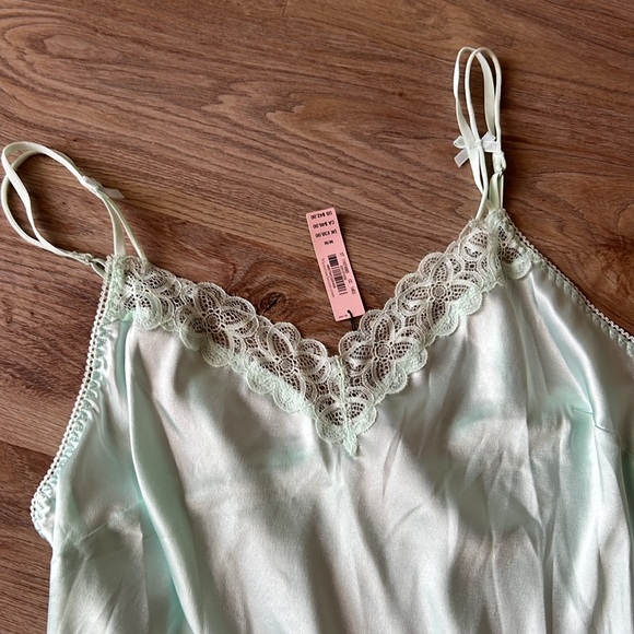 Victorias Secret light teal slip NWT - Picture 3 of 4